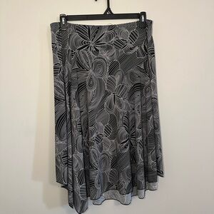 Vintage Elegant Black and White Carol Rose Flowy Floral Skirt with split on side